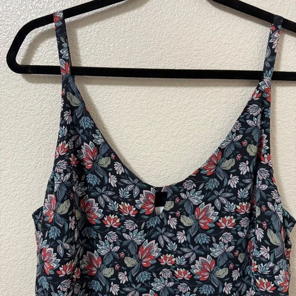 Cabi Flirt V Neck Tank Floral Print Sz Large #5224 - Picture 2 of 10